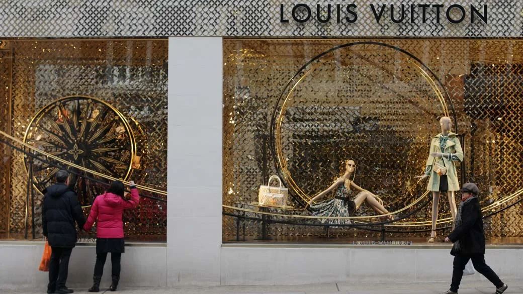 LVMH perde 55% desde o pico e agora vale 201 bilhões de euros