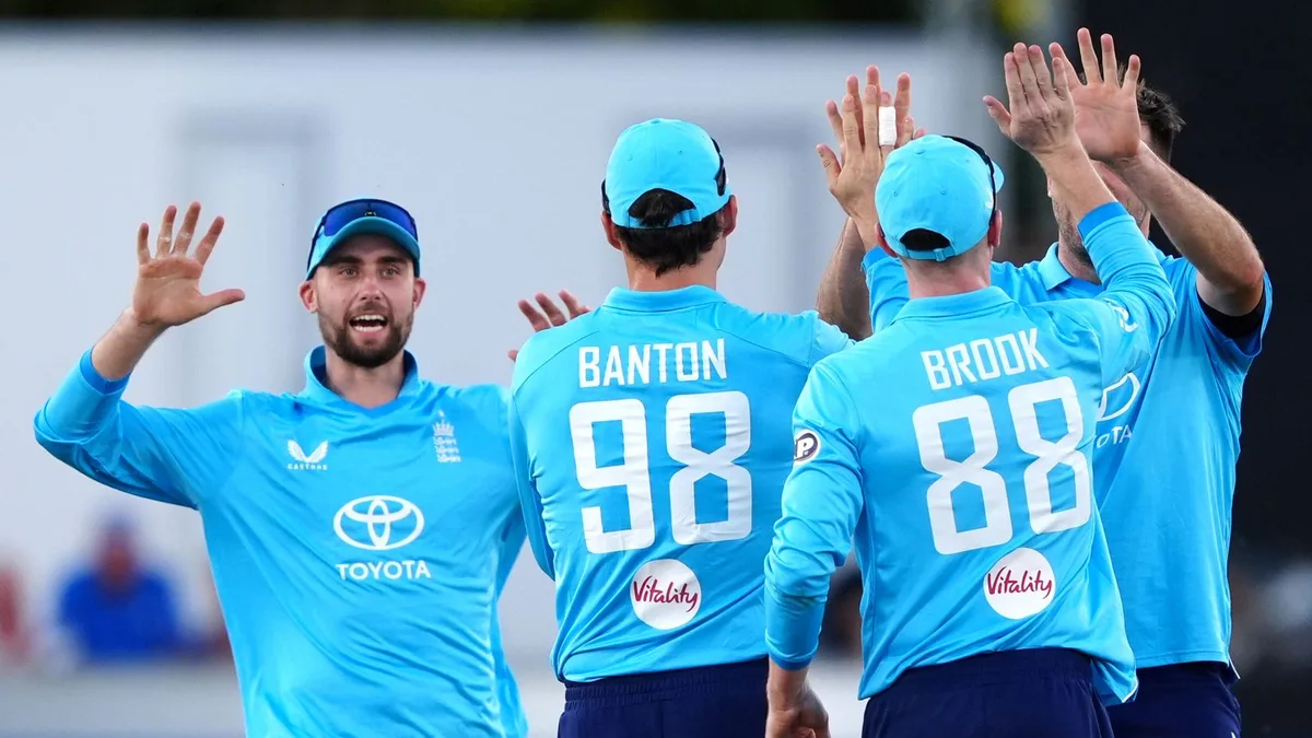 Jacks stars as England beat Sri Lanka in first ODI