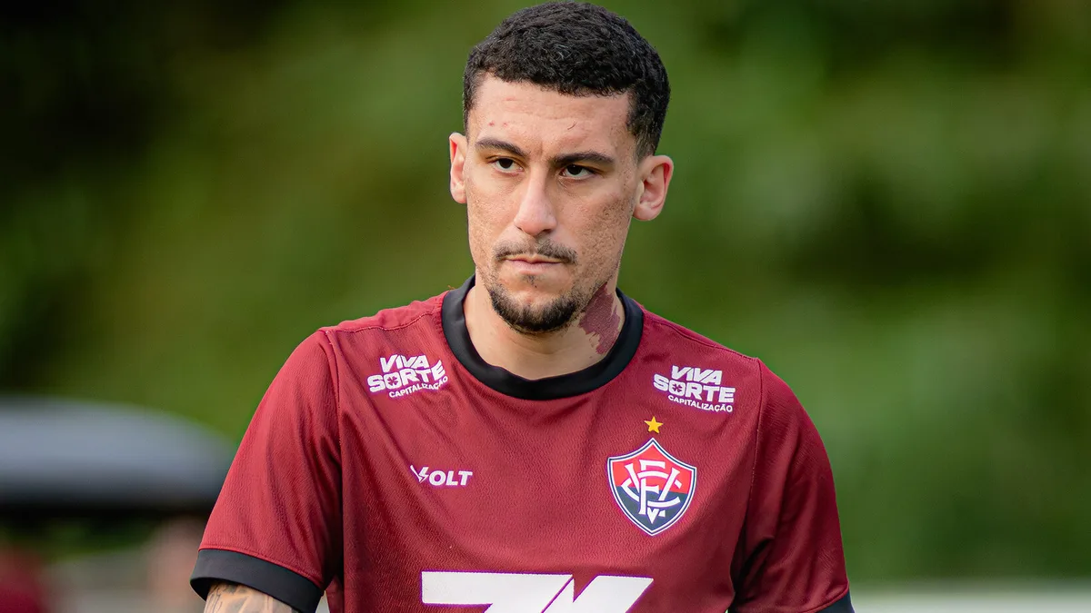 Baralhas enfrenta o Vasco? Saiba situação do volante do Vitória