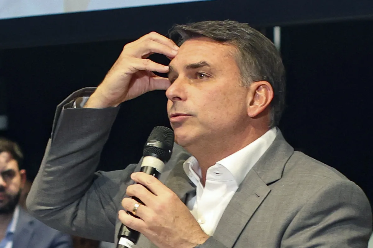 TSE manda suspender site que oferece criptomoedas por apoio a Flávio