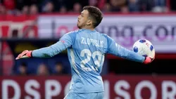 INCRÍVEL: erro monumental de guarda-redes coloca Twente na Liga Conferência