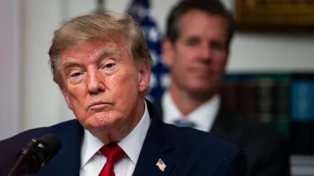 "Devastadora". Trump anuncia "guerra económica" inédita contra Teerão