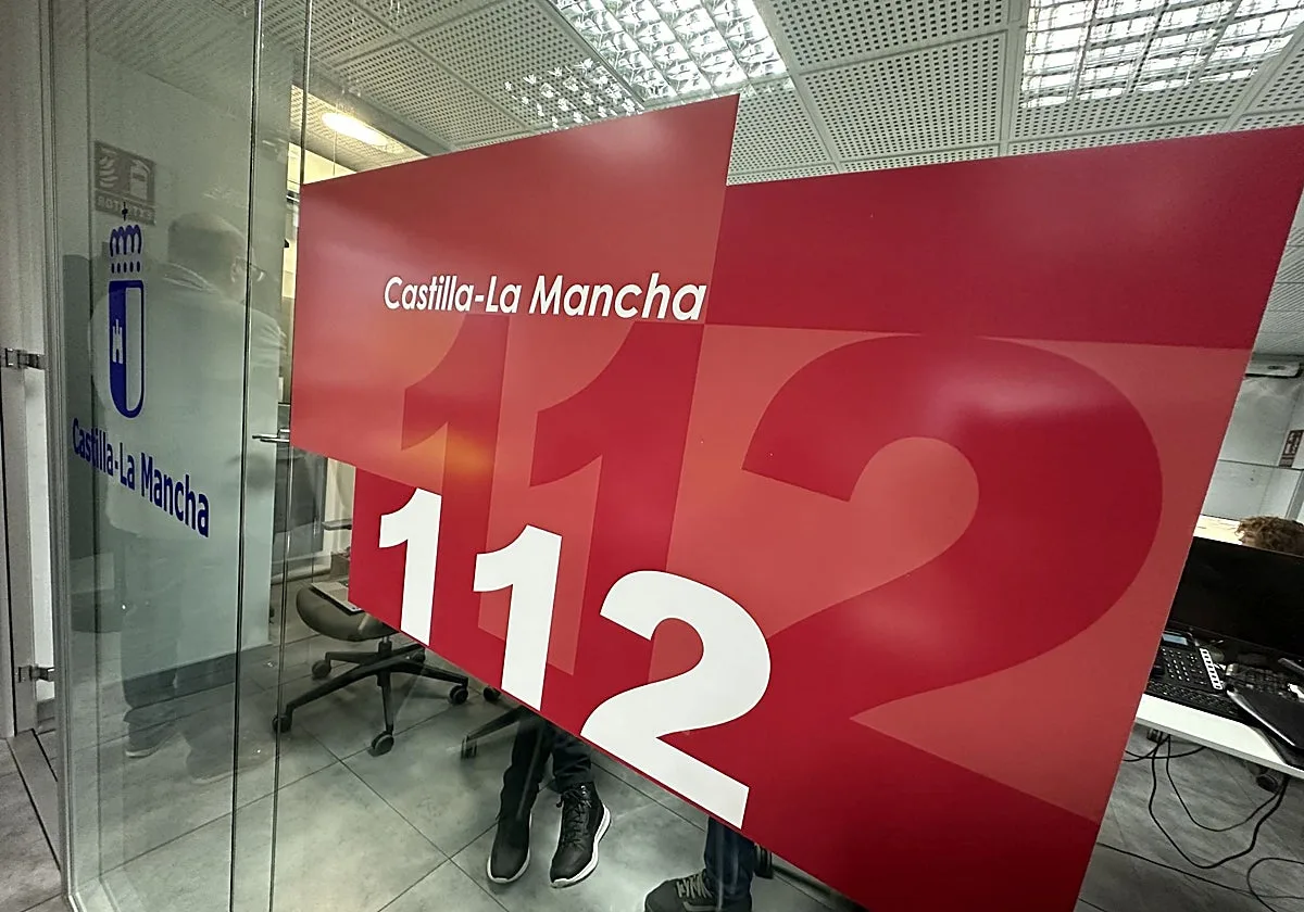 Un rayo deja fuera de servicio un tren con 153 pasajeros en Caudete (Albacete)