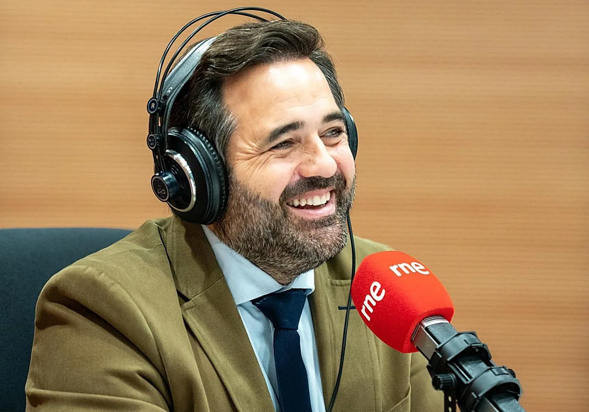 Núñez señala que el cambio en España traerá a la región mejoras en financiación, agua y presión fiscal