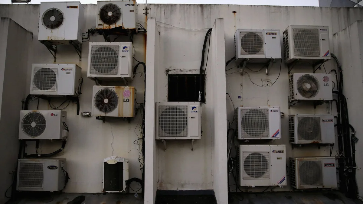 Ni para regar ni para la cisterna: descubren cómo usar el agua residual del aire acondicionado para bajar la factura de la luz