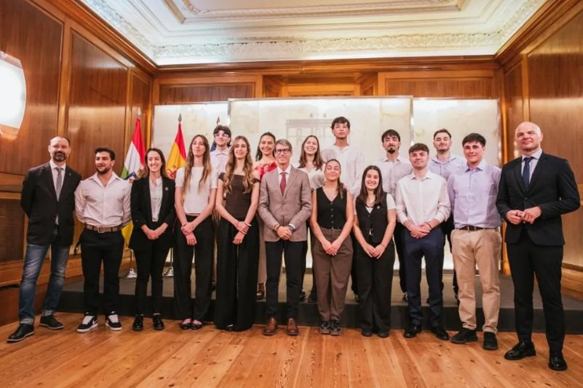 Catorce jóvenes de Argentina y Chile estrechan sus vínculos con La Rioja a través de la iniciativa 'También Riojanos'