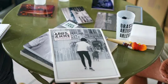 « L’Arlésienne », le magazine qui porte un regard piquant sur le pays d’Arles