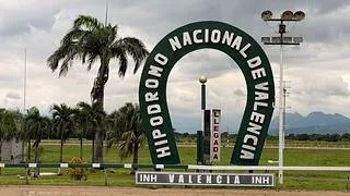 ¡Récord en Valencia! El 5 y 6 de Hinava superó los Bs 160 millones en el monto sellado
