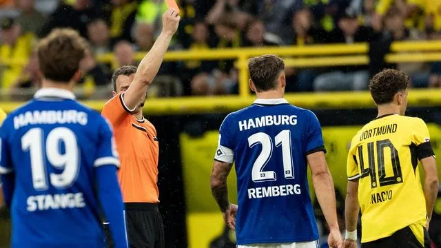 Fußball-Bundesliga: Flaschenwurf gegen BVB-Wappen - «Sieht schlecht aus»