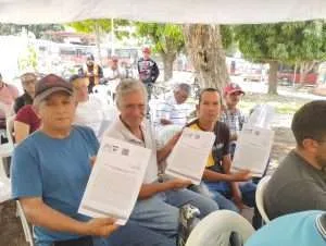 Entregan 44 títulos agrarios a productores de ocho municipios en Trujillo
