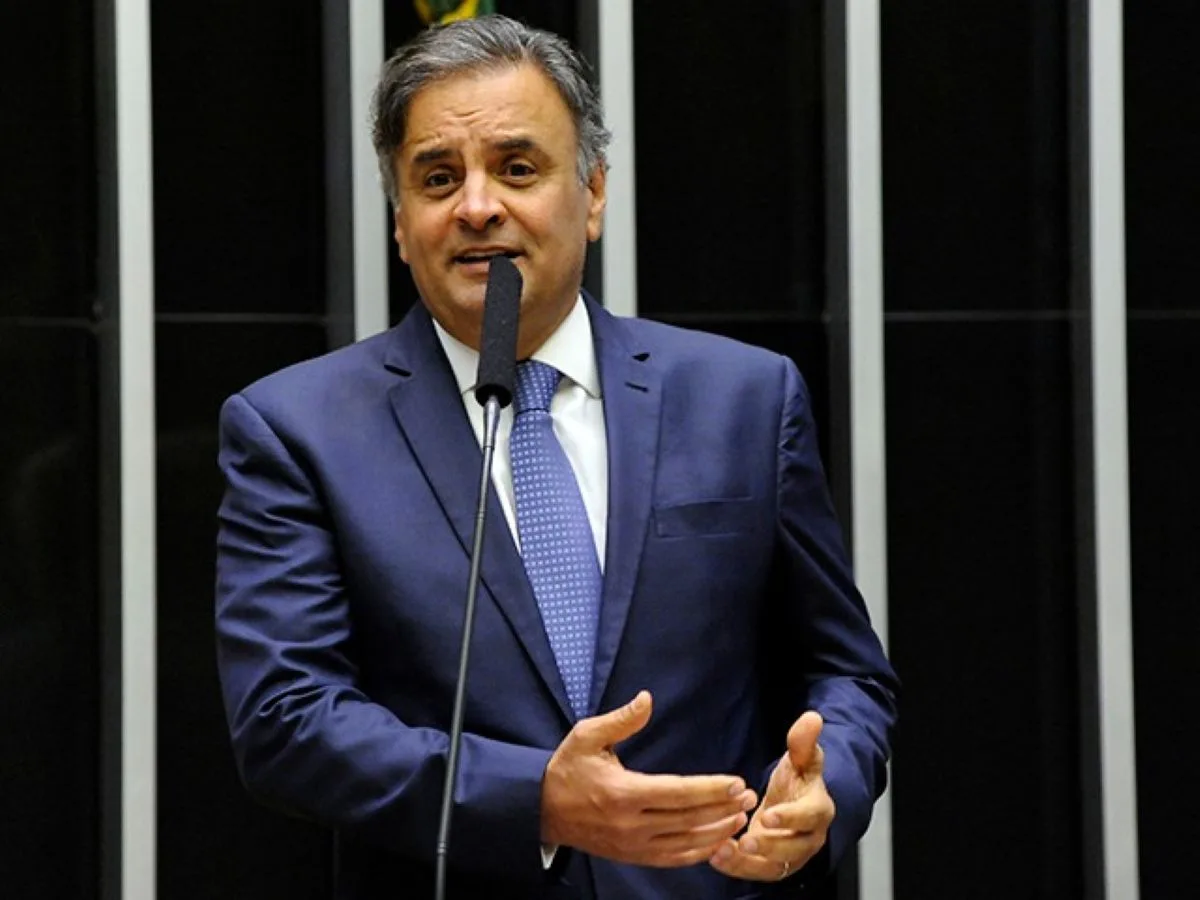 Pressionado para rever decisão, Aécio mantém posição de não disputar Senado