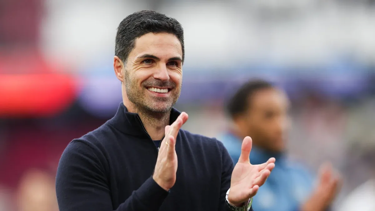 Arsenal acerta contratação de zagueiro da Premier League e fica com uma pendência no mercado