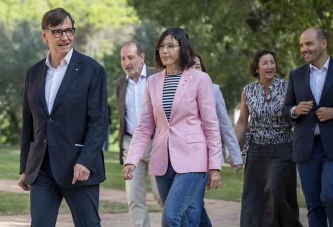 Los consellers de Illa se despliegan por toda Catalunya para hacer balance de sus dos años de mandato