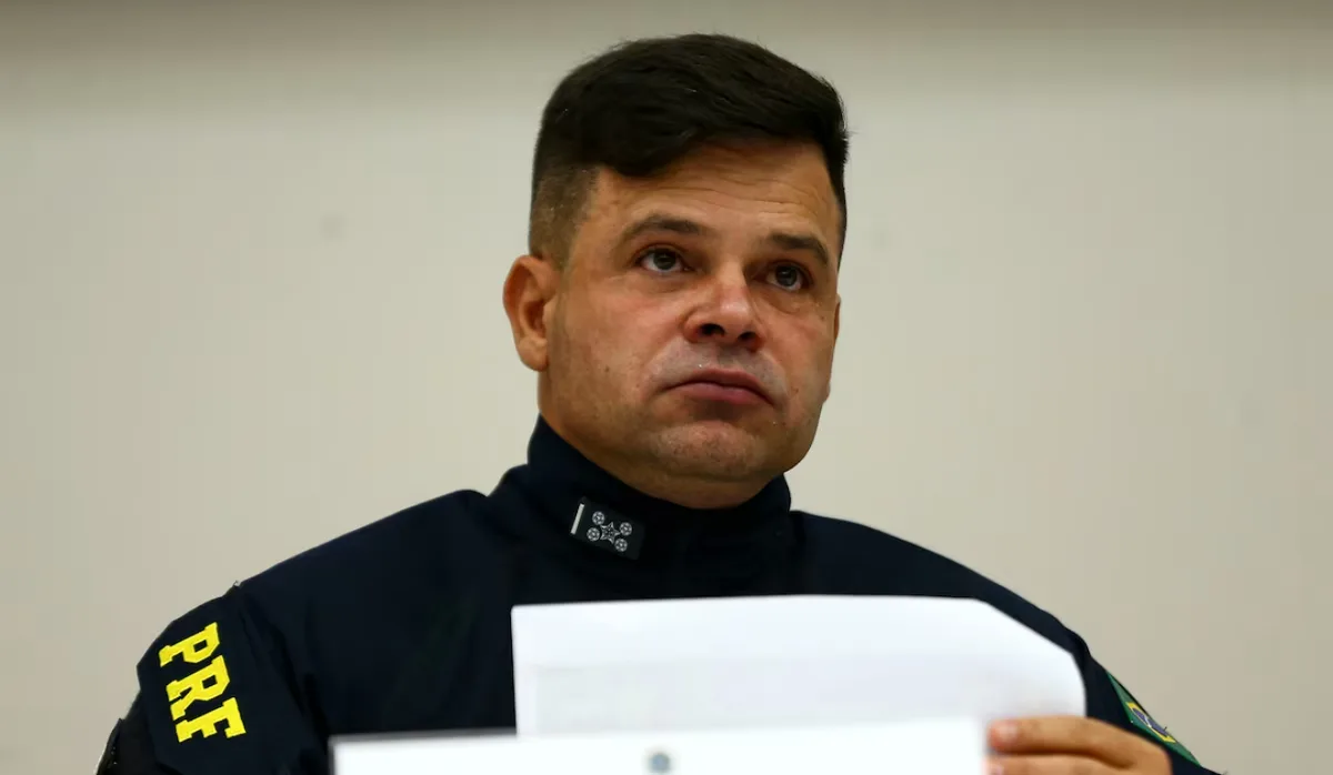 Moraes tira aposentadoria de ex-diretor da PRF condenado por trama golpista