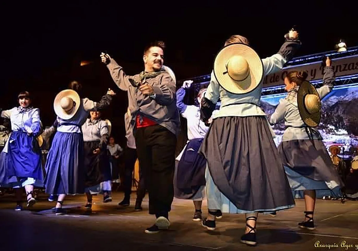 Miguel Esteban recupera sus raíces con una nueva edición de su Festival Folklórico de Verano