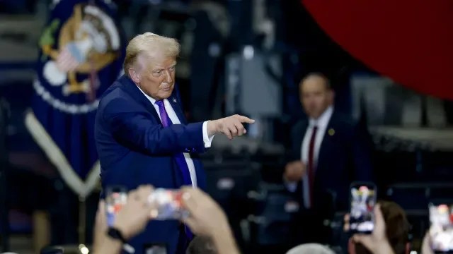 Trump prevê que Irão não aceitará acordo nuclear que acha "necessário"