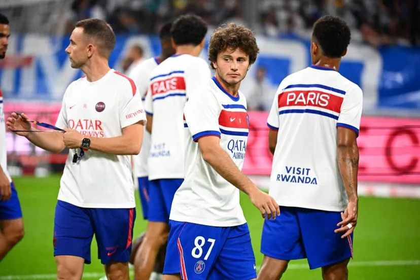 Baisse de rendement, statut de titulaire discuté : Joao Neves, un déclassement provisoire avec le PSG ?
