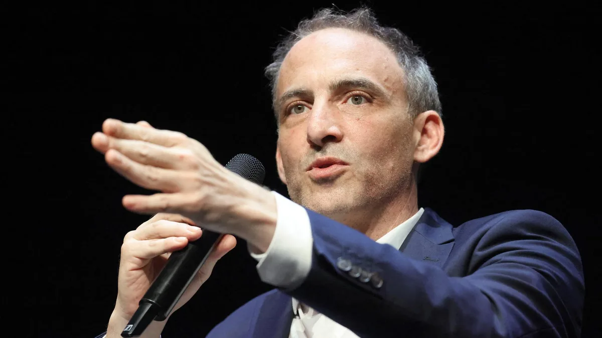 Présidentielle 2027 : Raphaël Glucksmann annonce sa candidature, via la primaire du Parti socialiste