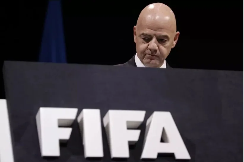 De proyecto multimillonario a posible causa penal: la crisis que golpea a Gianni Infantino