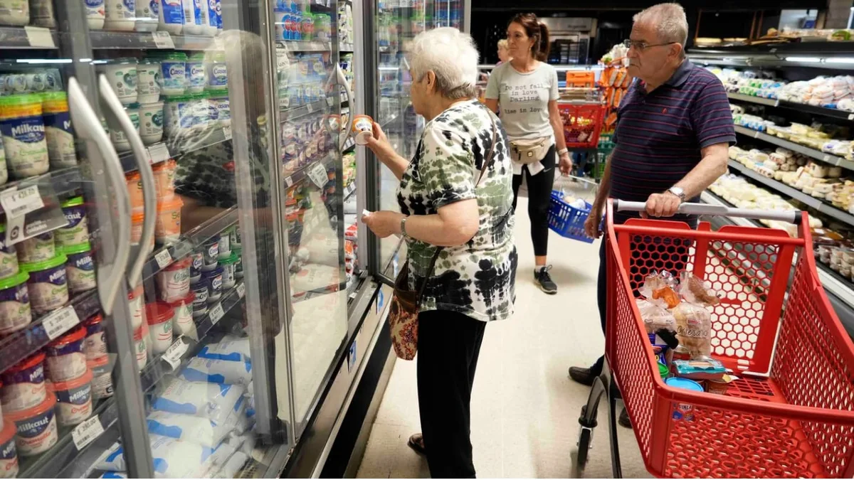 ¿Abren los grandes supermercados el lunes 17 de agosto feriado?