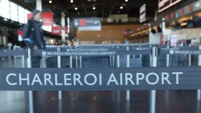 Greve no aeroporto de Charleroi cancela 44 voos e afeta 7.000 passageiros