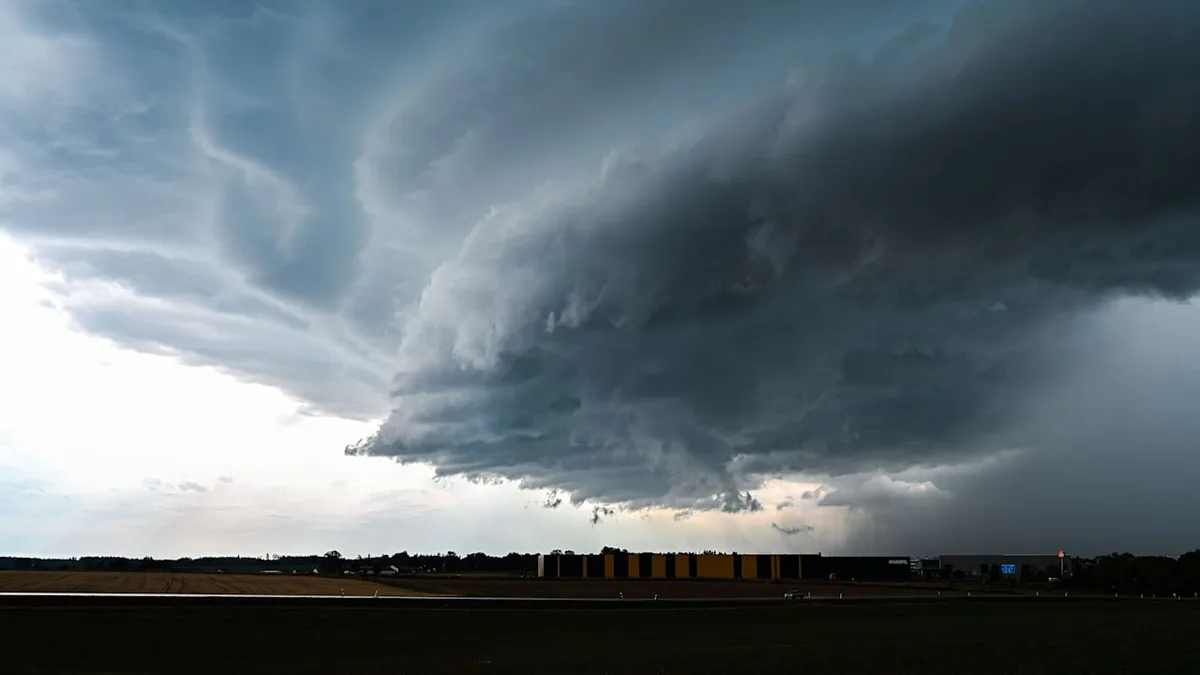 Wo sogar Tornados drohen - Unwetterwarnung Stufe Rot