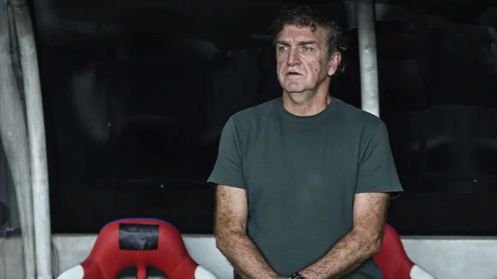 Cuca relata xingamentos da Imprensa após eliminação na Sul–Americana: “Desrespeito que chega a machucar”