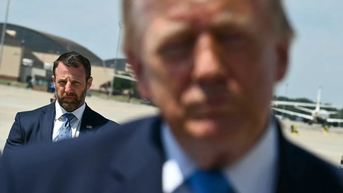 Plane Carrying Trump’s DHS Boss Makes Emergency Landing in Alarming Failure