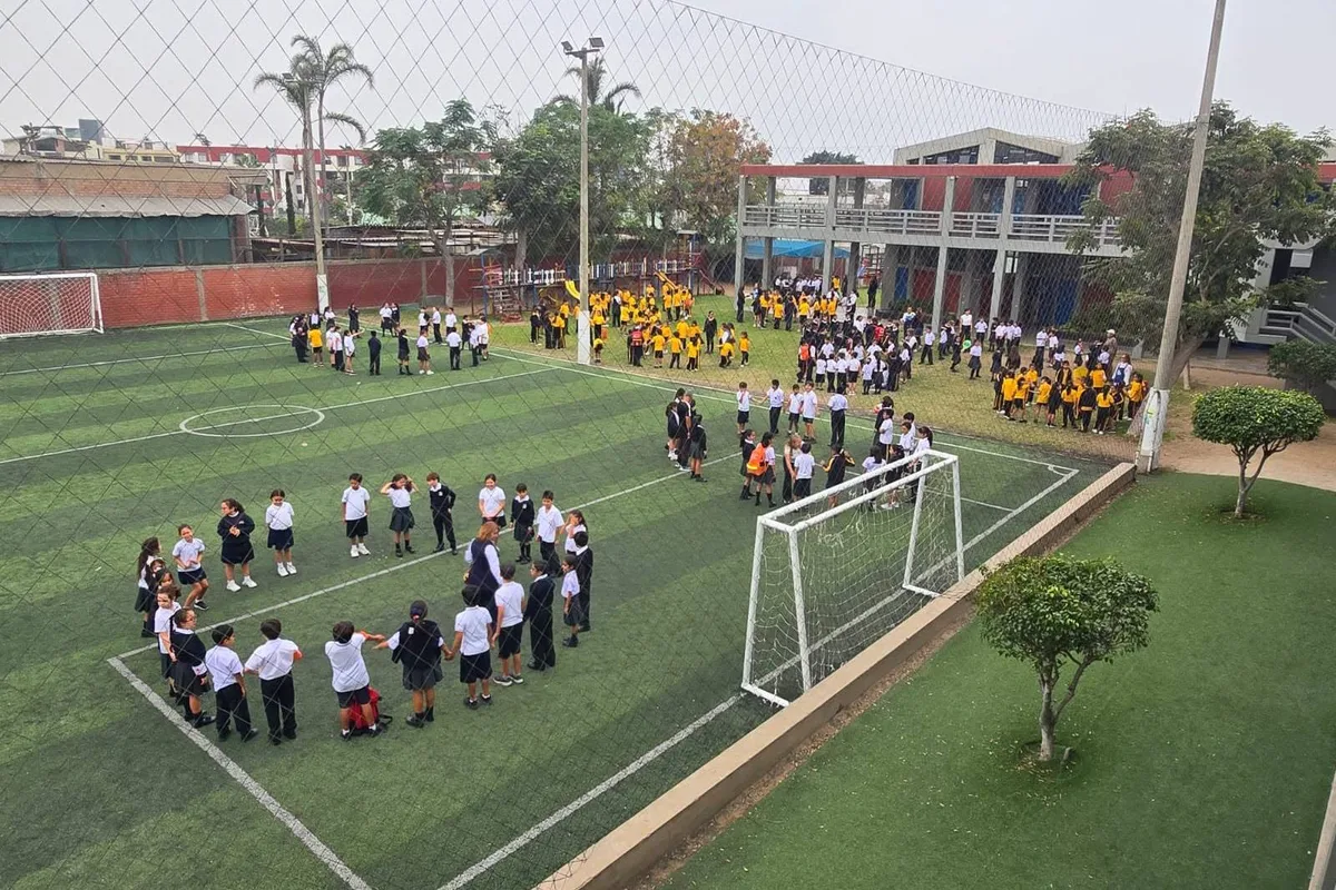 Detienen a ocho estudiantes de un colegio militar de Perú por violar en grupo a otro menor con el palo de una escoba