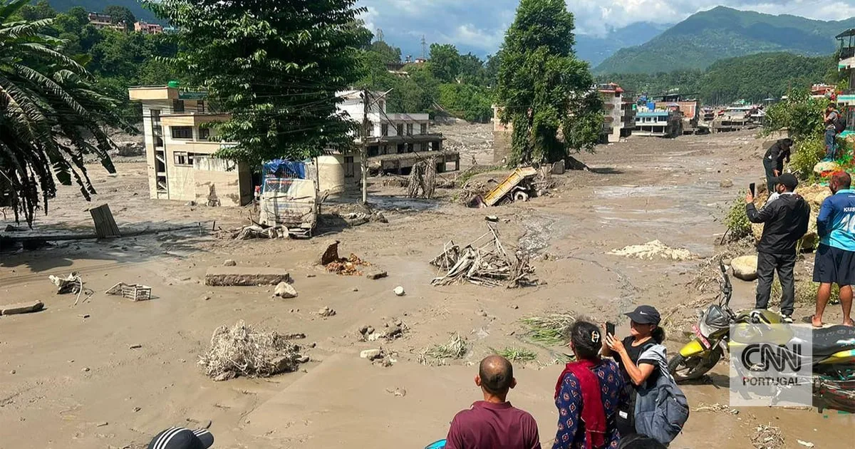 Imigrantes em Portugal preparam ajuda aos atingidos por enxurrada no Nepal
