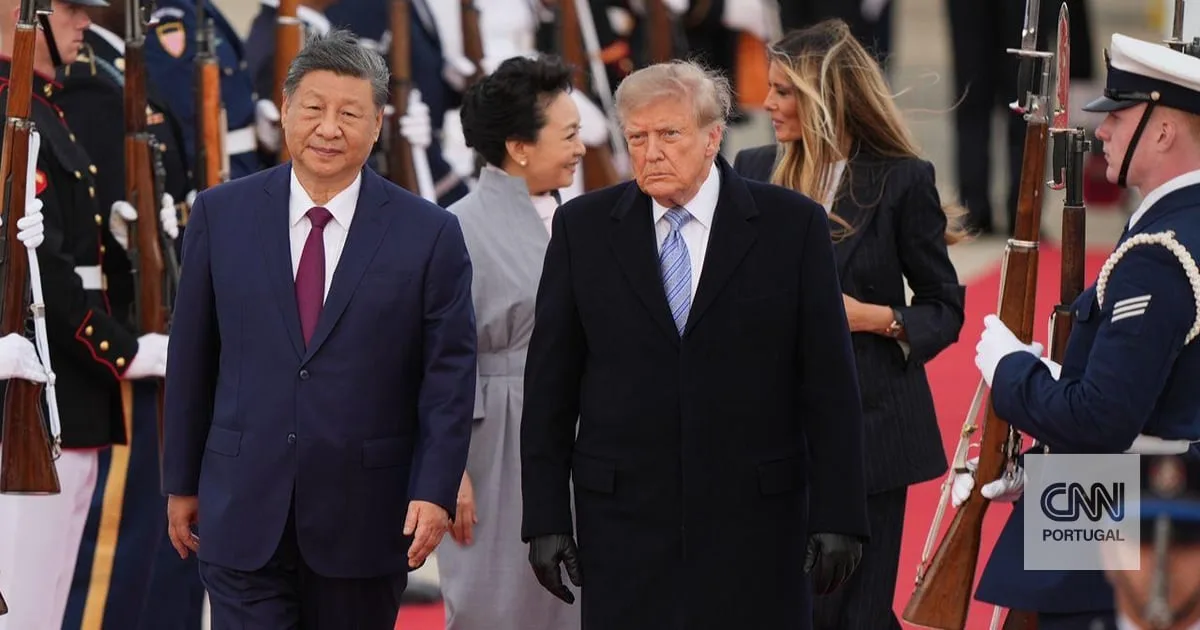 Trump recebe Xi à chegada a Washington para primeira visita de PR chinês numa década