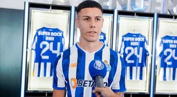 Portista Nehuén Pérez sofre lesão muscular antes do clássico com o Benfica