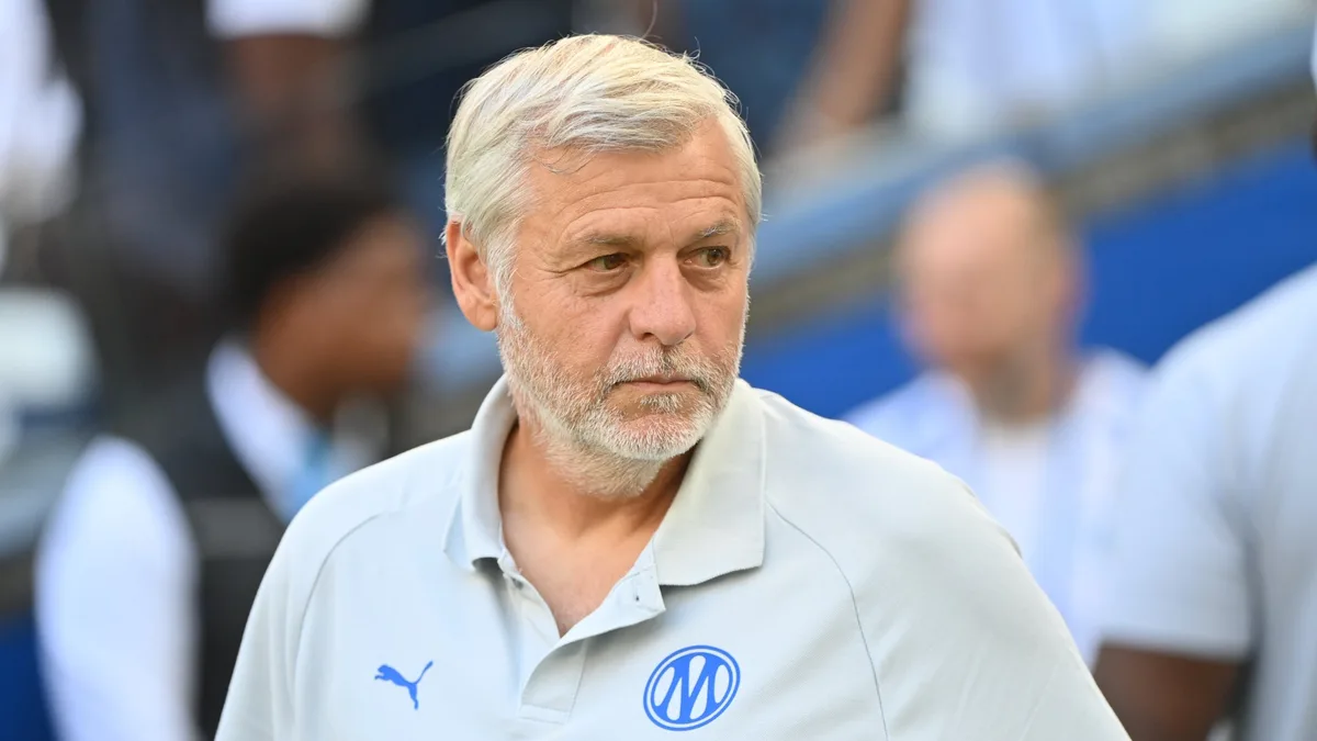 OM: "C'est une décision qui m'a été dictée par la direction", Genesio très cash sur le changement forcé de capitaine à Marseille