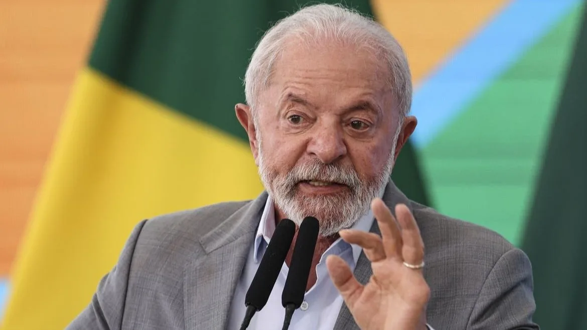 Lula rebate questão sobre dívida pública no JN: “Eu deixei esse país crescendo 7,5%”