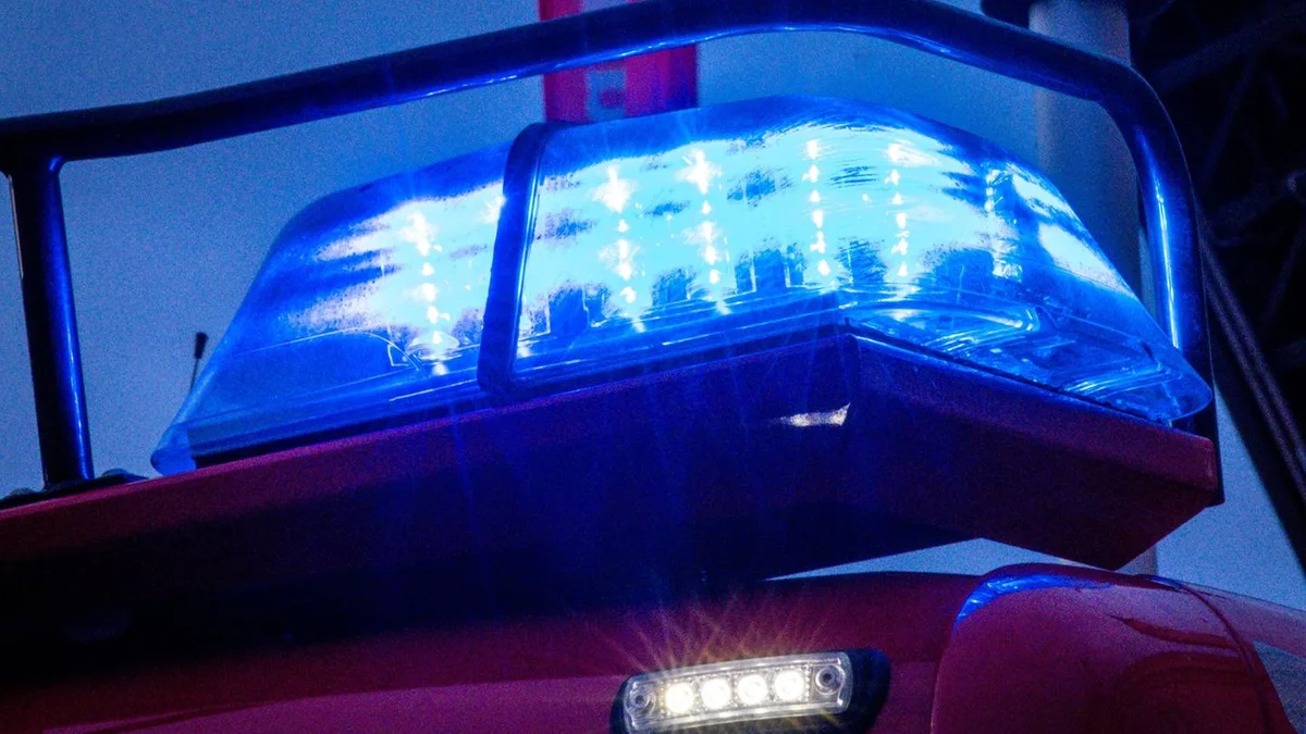 Ludwigslust-Parchim: 75.000 Euro Schaden nach Lagerhallen-Brand