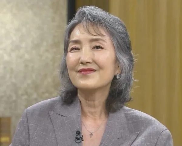 이휘향, 흰머리에도 팜므파탈 매력.."기저귀 차고 촬영, 치매 환자 역 위해" ('데이앤나잇')