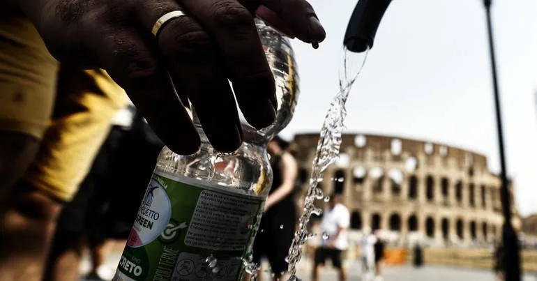 Mais de 1,5 mil milhões de pessoas afetadas por calor forte