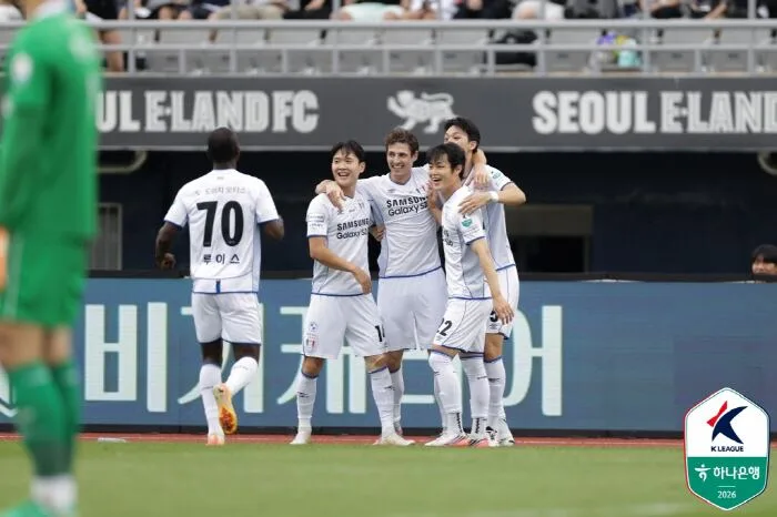 '우승 보인다' 수원, 1-2위 맞대결서 웃었다! '두비츠카스 결승골' 서울E에 1-0 승'9경기 무패+2위와 승점 8점차'[현장 리뷰]