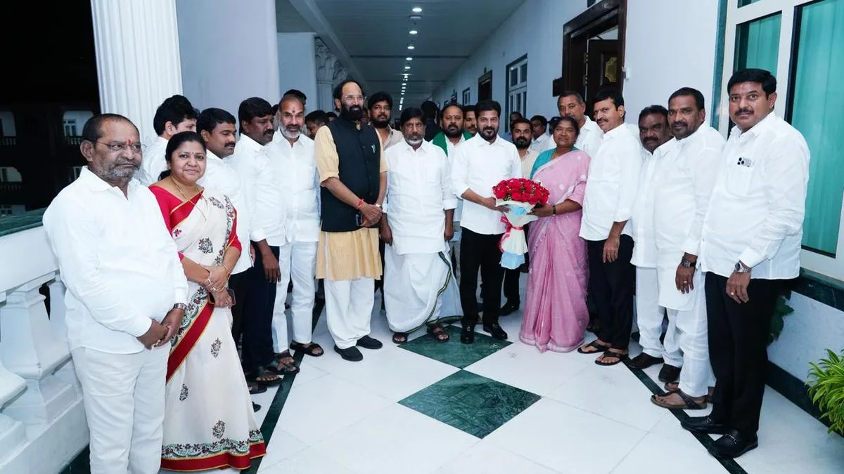 Telangana CM brushes aside Konda Surekha’s episode; asks MLAs to concentrate on development