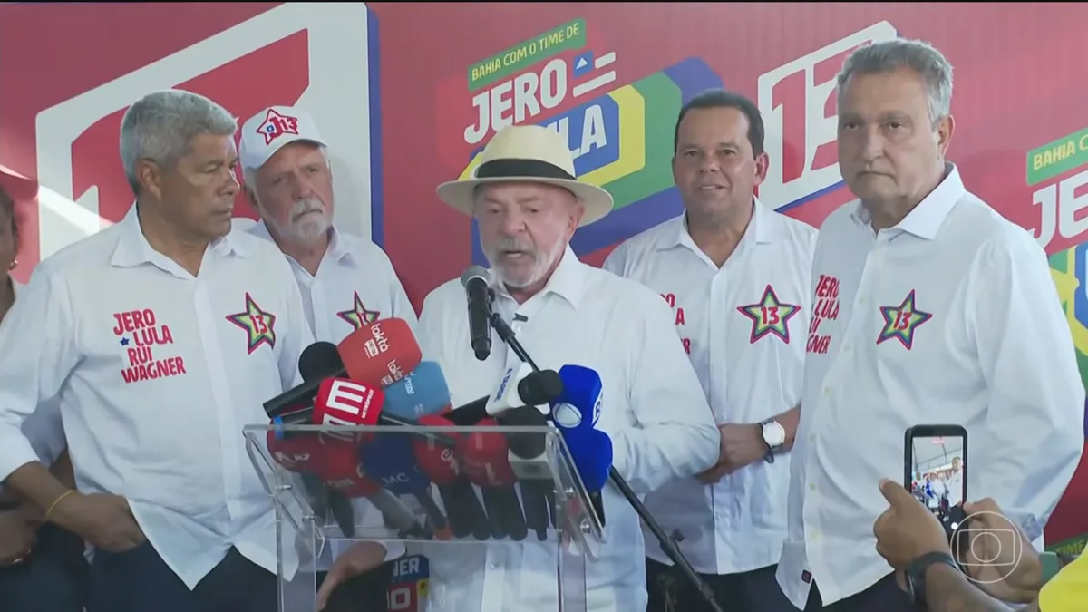 Presidente Lula, candidato à reeleição pelo PT, faz campanha na Bahia
