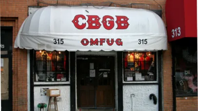 Há 20 anos fechava o CBGB, berço do punk em Nova York