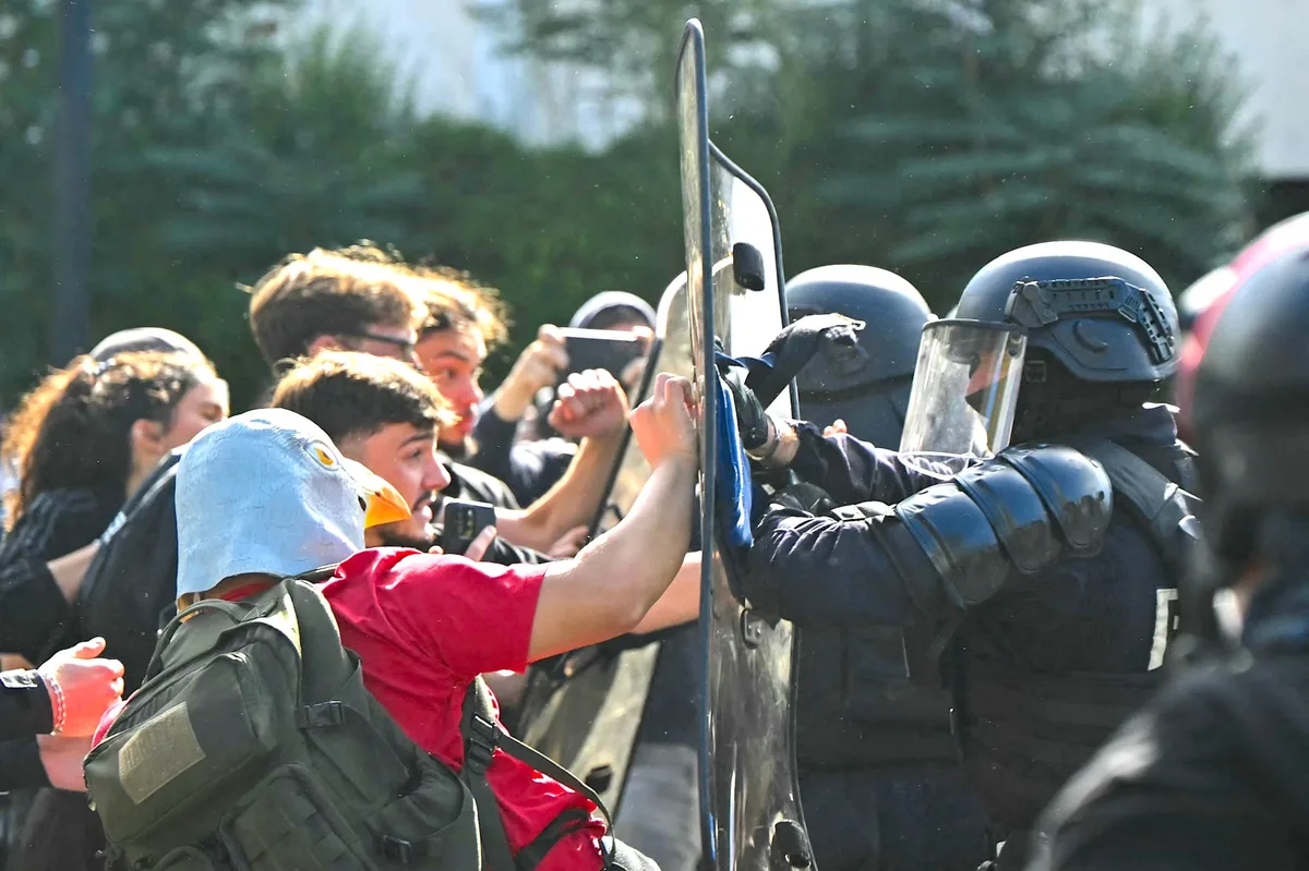 ‘What happens in Paris doesn’t stay in Paris!’ Wall Street fears ‘France is veering toward a full-blown civil crisis’