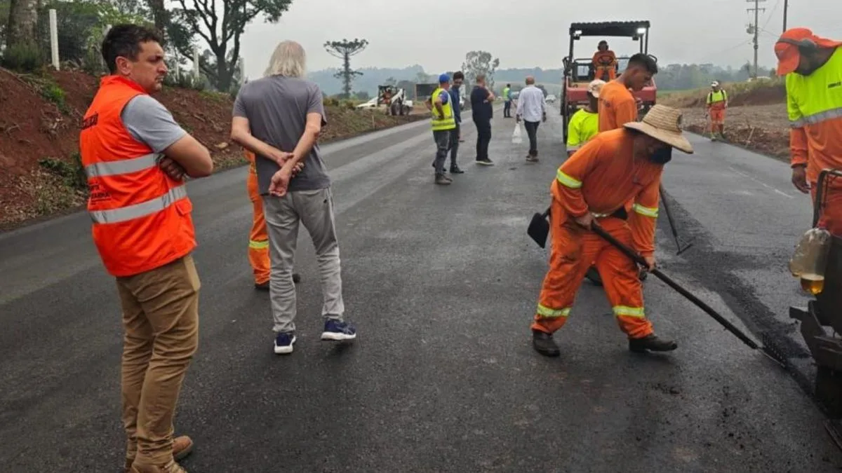 Após reclamações de motoristas, Estado vistoria obra de R$ 150 milhões na SC-283 e aponta avanço de 30% de execução