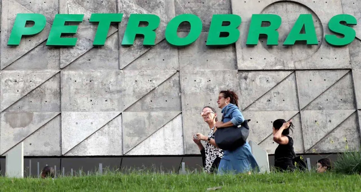 Petrobras (PETR4) mira nova fronteira e negocia blocos de petróleo em Gana