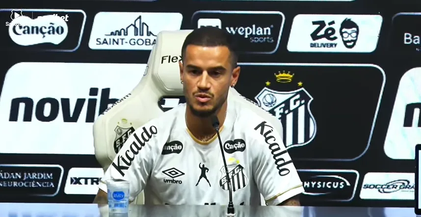 Coutinho rebate polêmica durante apresentação no Santos: “Não abandonei o Vasco”