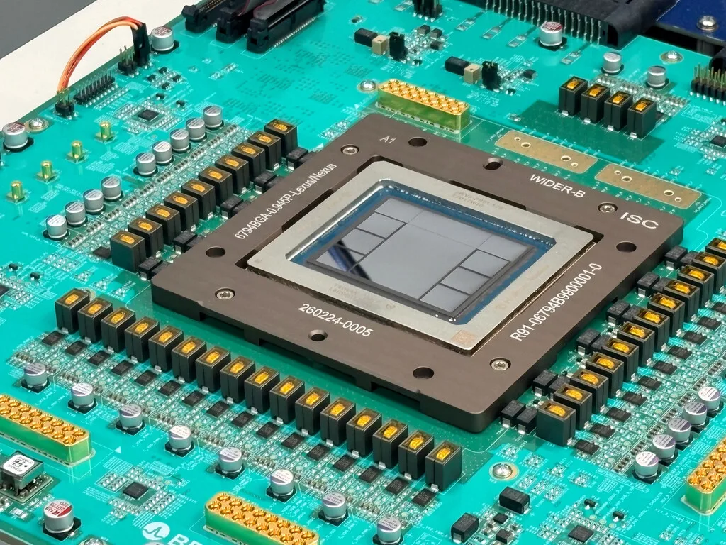 OpenAI creó un chip que promete superar a Nvidia en eficiencia para IA: se llama Jalapeño