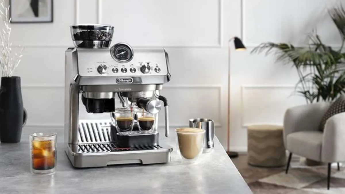 Les stocks de cette machine à expresso De'Longhi avec mousseur et broyeur sont en train de fondre sur Amazon