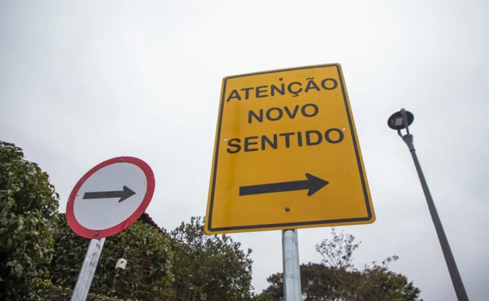 Obras e mudanças no trânsito alteram circulação em ruas do Capão Raso, em Curitiba; veja o que muda