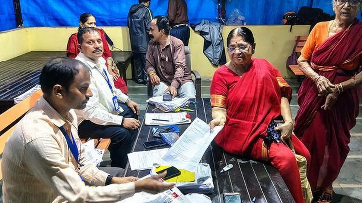 Maharashtra SIR: Why are more than 2.07 crore enumeration forms ‘uncollected’? | Explained