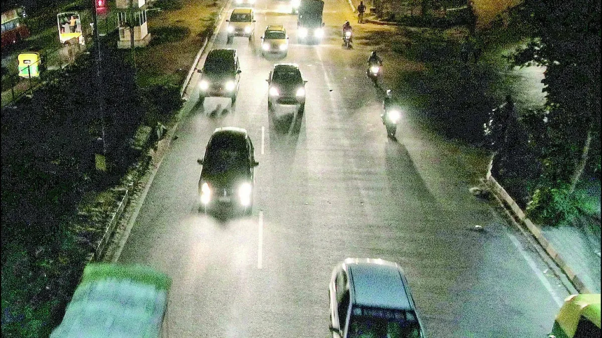Govt to tighten vehicle lighting rules: Low-beam-only bikes, reduced headlamp glare